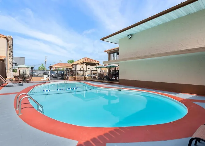 Best Western Center Pointe Inn