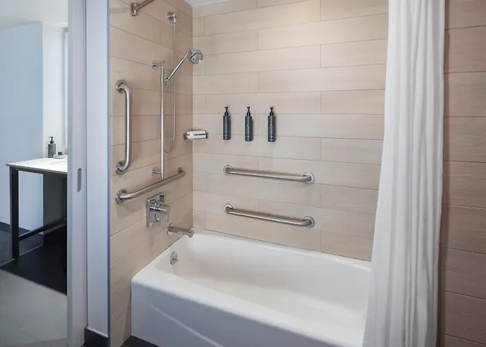 Aloft By Marriott New York Laguardia Airport