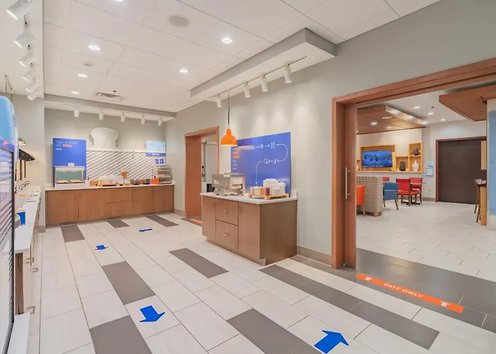 Holiday Inn Express & Suites - Marion By Ihg