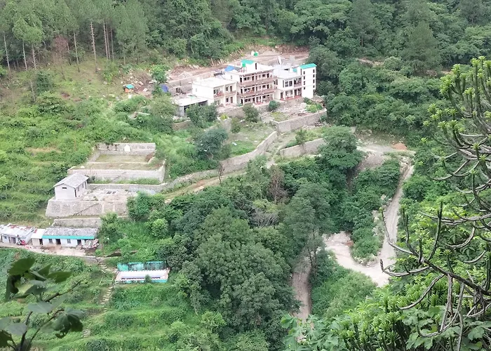 Maulyar Forest Resort