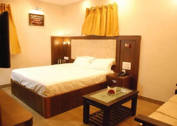 Le Emerald Residency