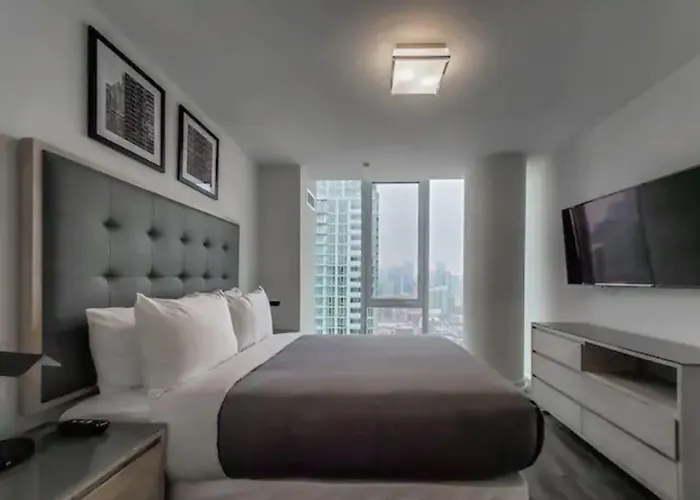 Level Chicago - Old Town Hotel