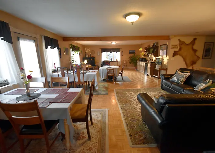 Alaska Grizzly Lodge