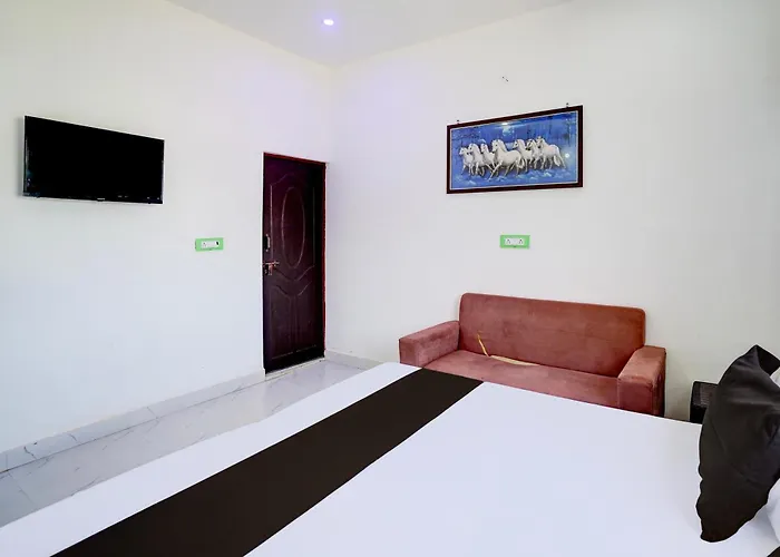 Hotel O Krishna Manu Palace