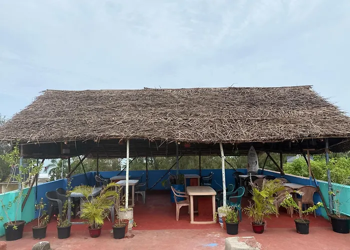 Sri Murugan Beach Paradise Hotel
