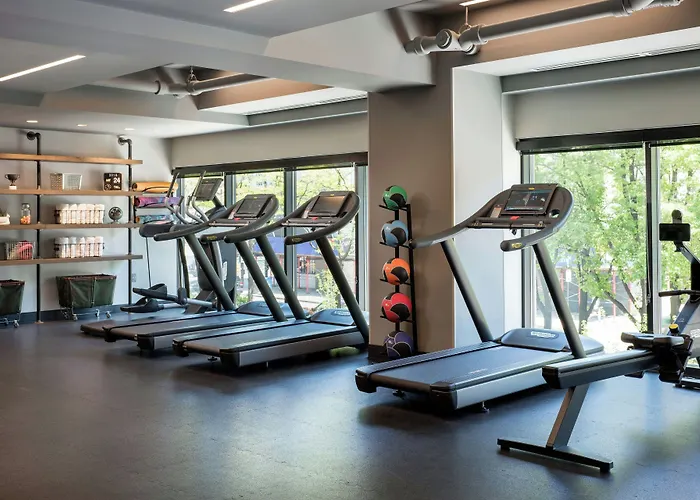 Moxy Chicago Downtown Hotel