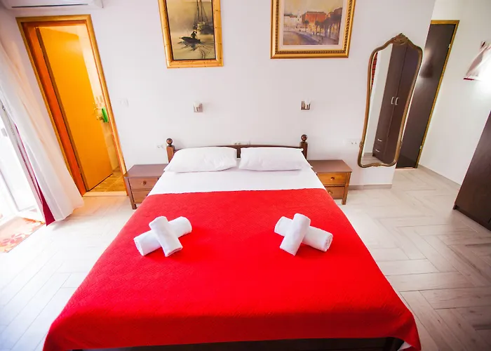 Golden Gate Dream Rooms Split