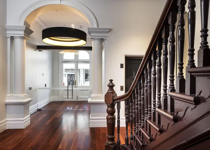 The Melbourne Hotel