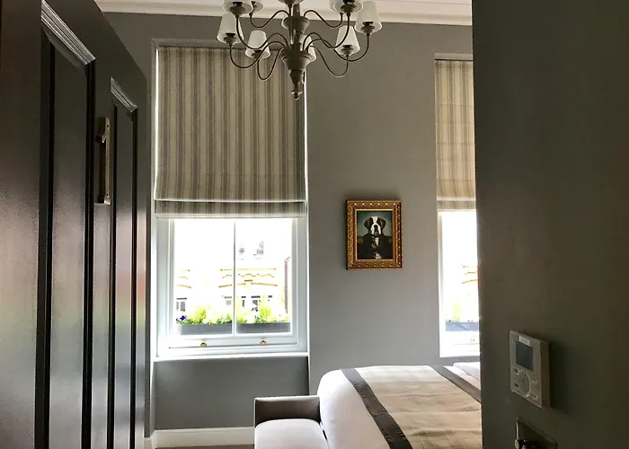 The Grafton Arms Pub & Rooms London