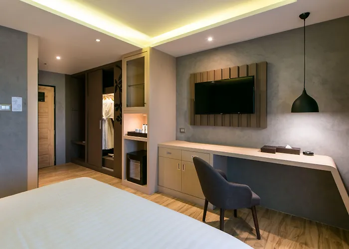 Nadee 10 Resort & Hotel