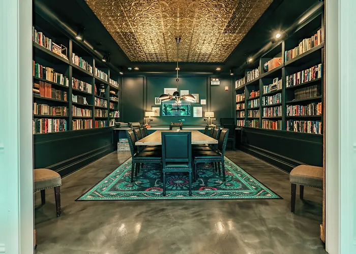 The Guesthouse Hotel Chicago