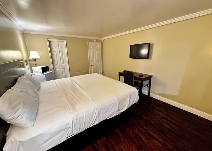 Downbeach Inn
