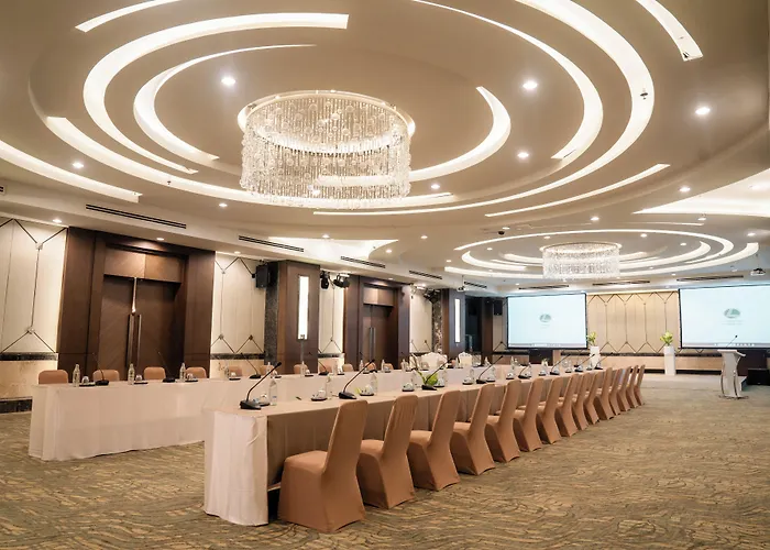 Lee Gardens Plaza Hotel - Sha Plus