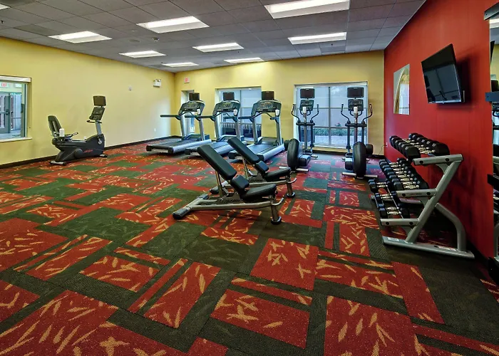 Courtyard By Marriott Westbury Long Island