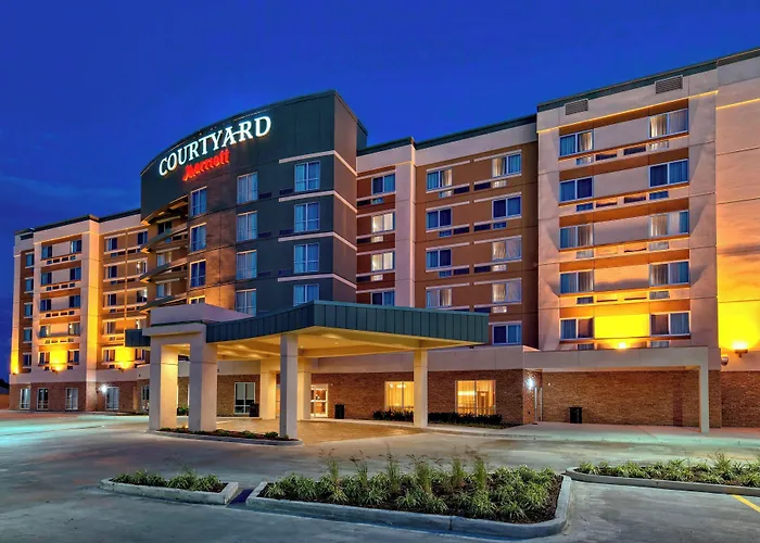 Courtyard By Marriott Westbury Long Island
