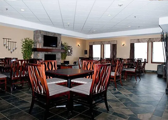 Paradise Inn And Suites