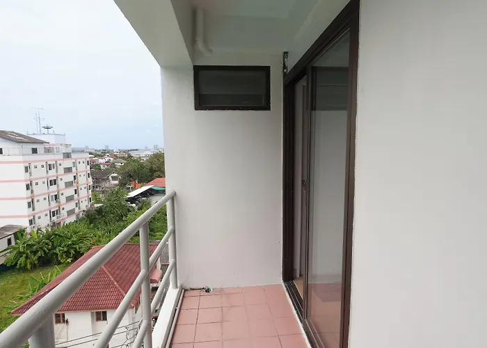 Regent Ngamwongwan Hotel
