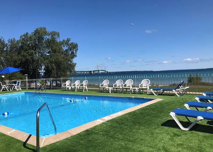 Riviera Motel Mackinaw City