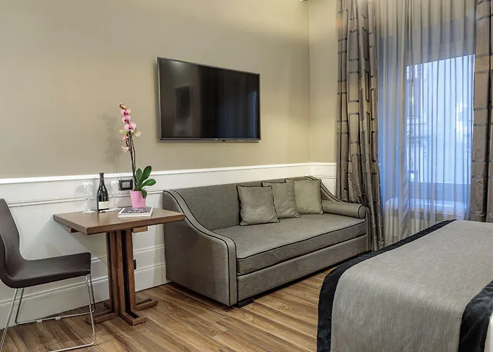 The Independent Suites
