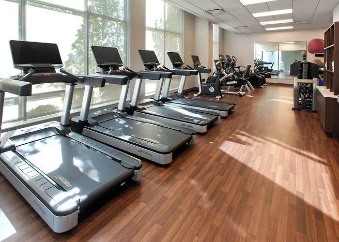Courtyard By Marriott Philadelphia South At The Navy Yard