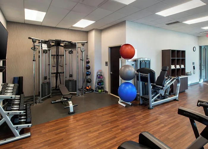 Courtyard By Marriott Philadelphia South At The Navy Yard