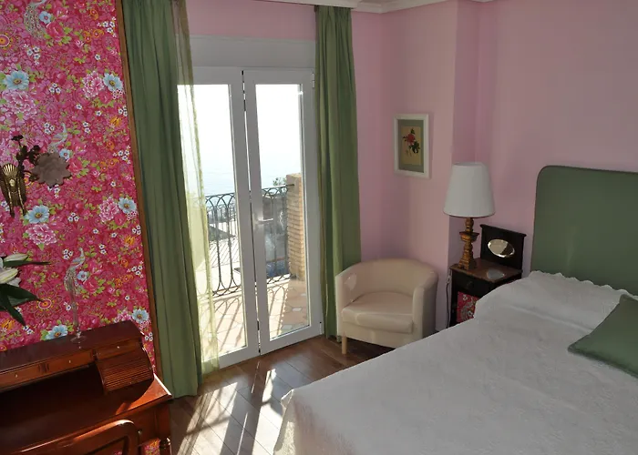 Welcome Inn Nerja Guest House Luxury Bed & Breakfast