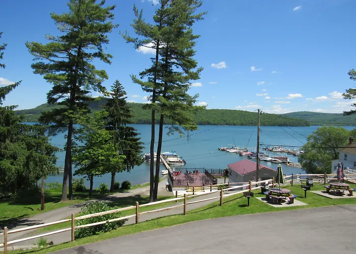 Lake 'N Pines Motel Cooperstown