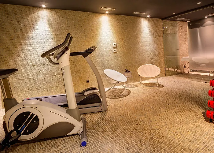 Hotel Bagues, A Small Luxury Hotel Of The World