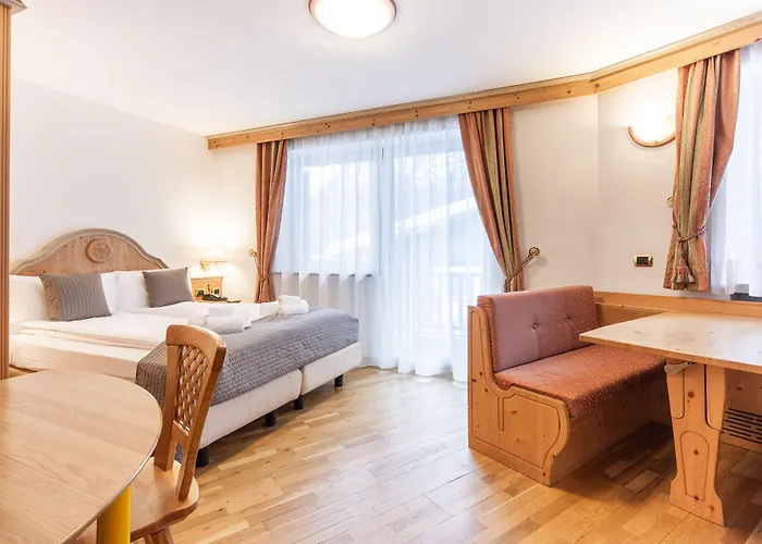 Hotel Soreghes Gran Chalet Campitello di Fassa