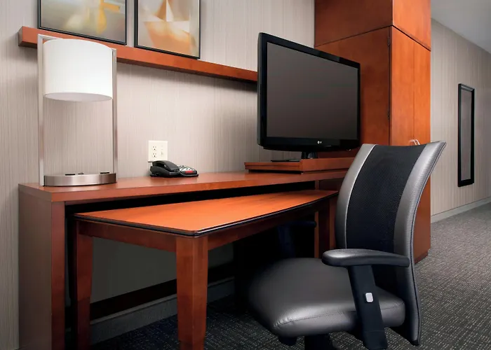 Courtyard By Marriott Tyler Hotel