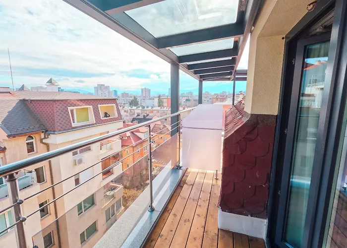 Triada Hotel
