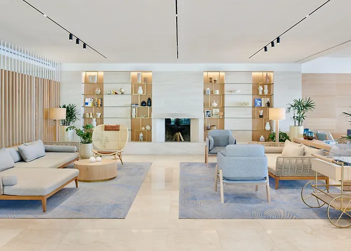 Le Meridien Lav Split