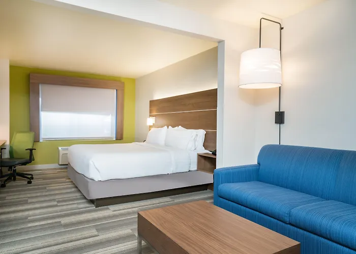 Holiday Inn Express & Suites Rocky Mount Smith Mountain Lake By Ihg