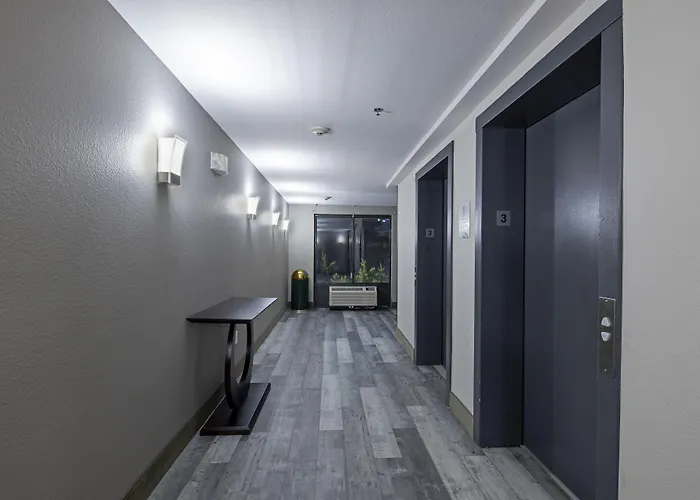 Wingate By Wyndham Atlanta Galleria/ Ballpark Smyrna