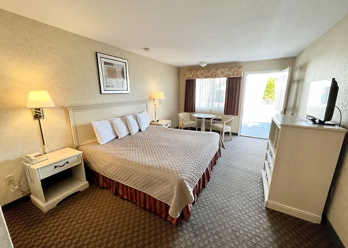 Court Plaza Inn & Suites Of Mackinaw Mackinaw City