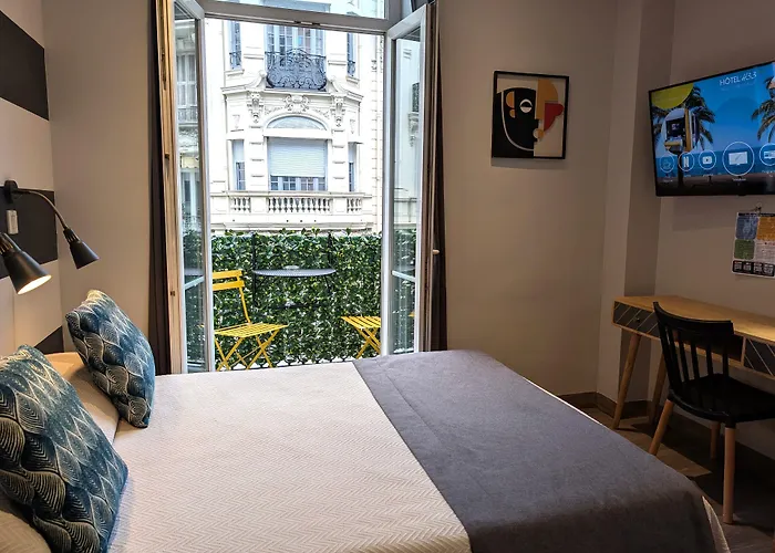 H33 Hotel Nice