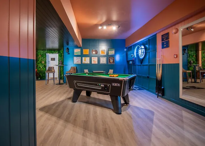 Tiverton Hotel Lounge & Venue