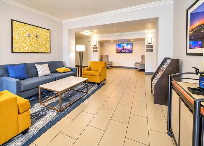 Comfort Inn & Suites Lancaster Antelope Valley