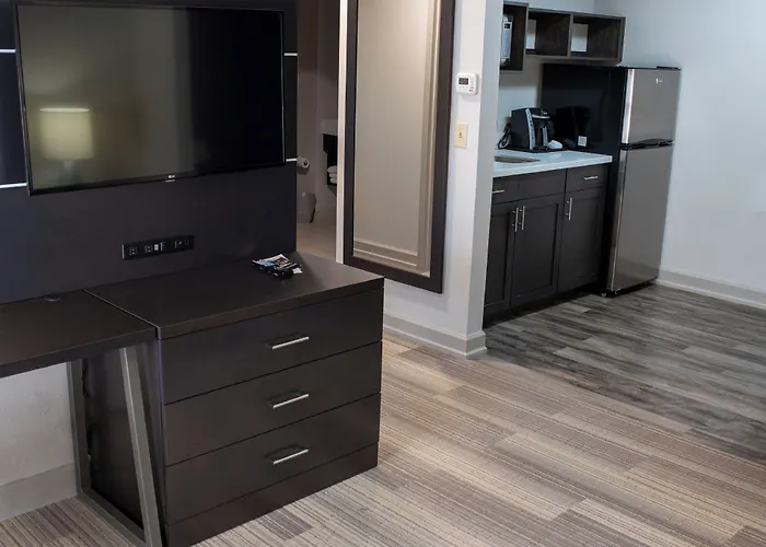 Holiday Inn Express Hotel & Suites Conover - Hickory Area By Ihg