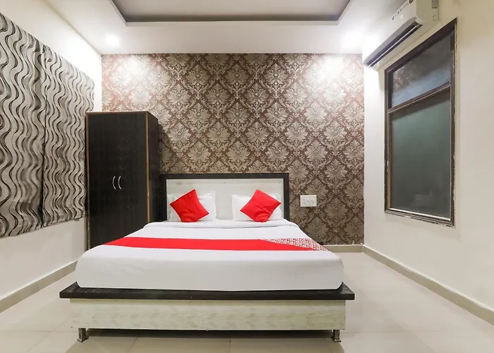 Hotel O Samrat