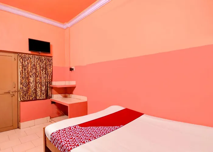 Oyo Flagship Sri Durga Lodge