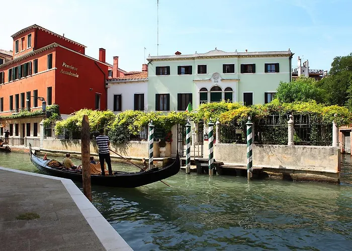 Pensione Accademia - Villa Maravege Venedig