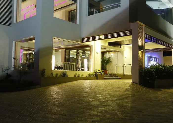 Hotel Moonlit Regency