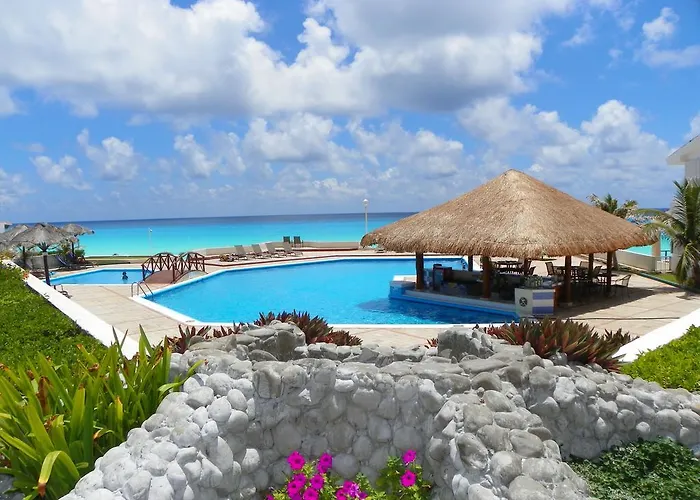 Cancun Beach Aparthotel Brisas