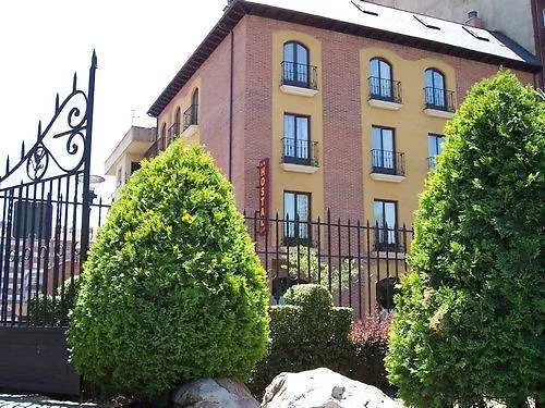 Hostal Quevedo León