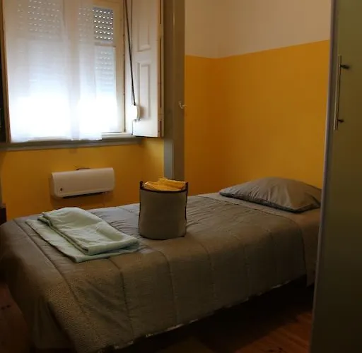 Csi Coimbra & Guest House - Student Accommodation