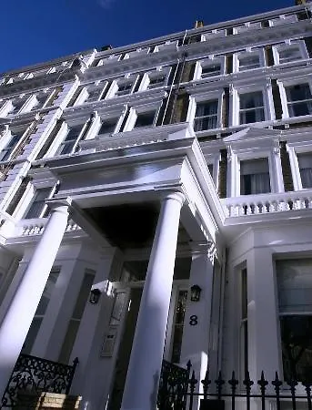 Oxbridge Apartments