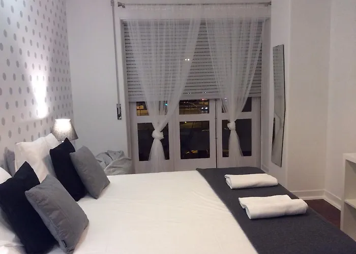 4U Lisbon IV Guesthouse Airport