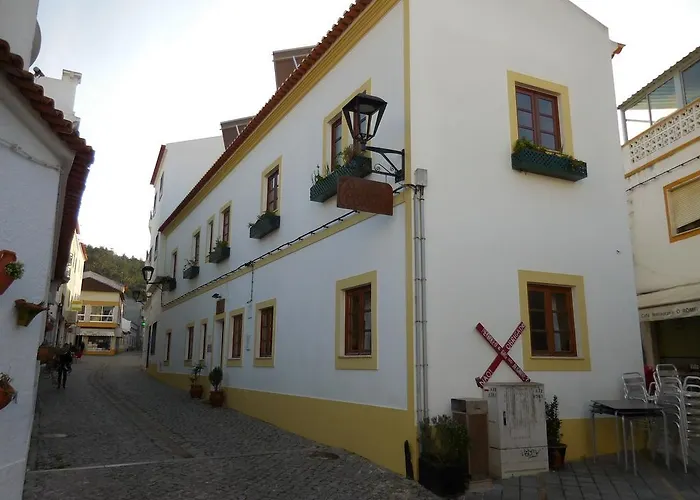 Casa de Hóspedes Celeste by Portugalferias Odeceixe