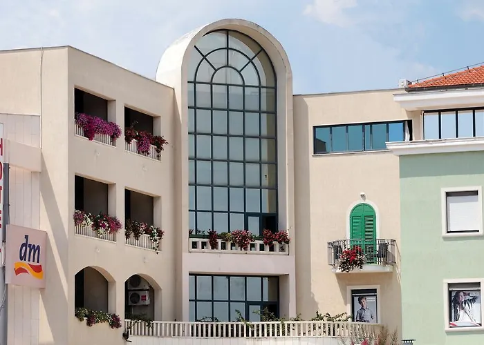 Hotel Bellevue Traù